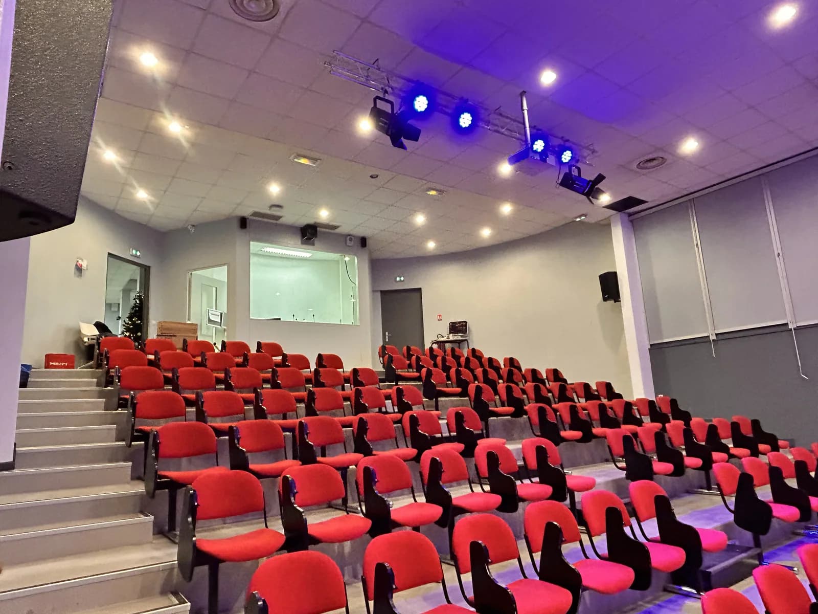 Conférence et projection